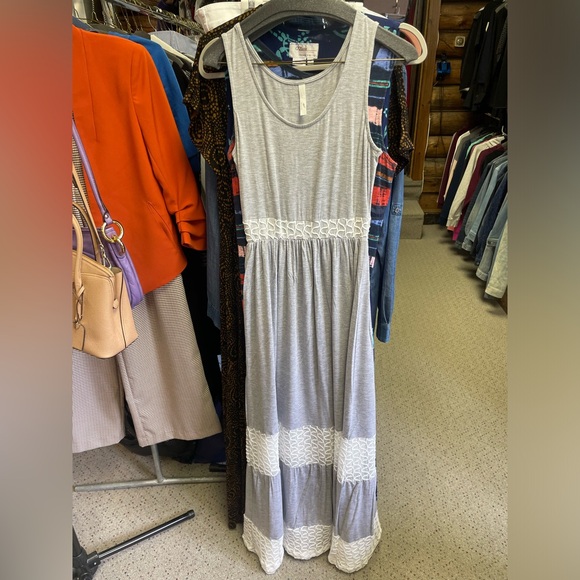 🩶Beautiful Made In The USA YUA S Dress - Picture 1 of 4